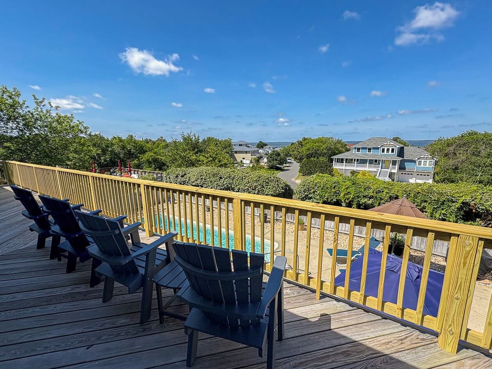 Sundeck 2025
