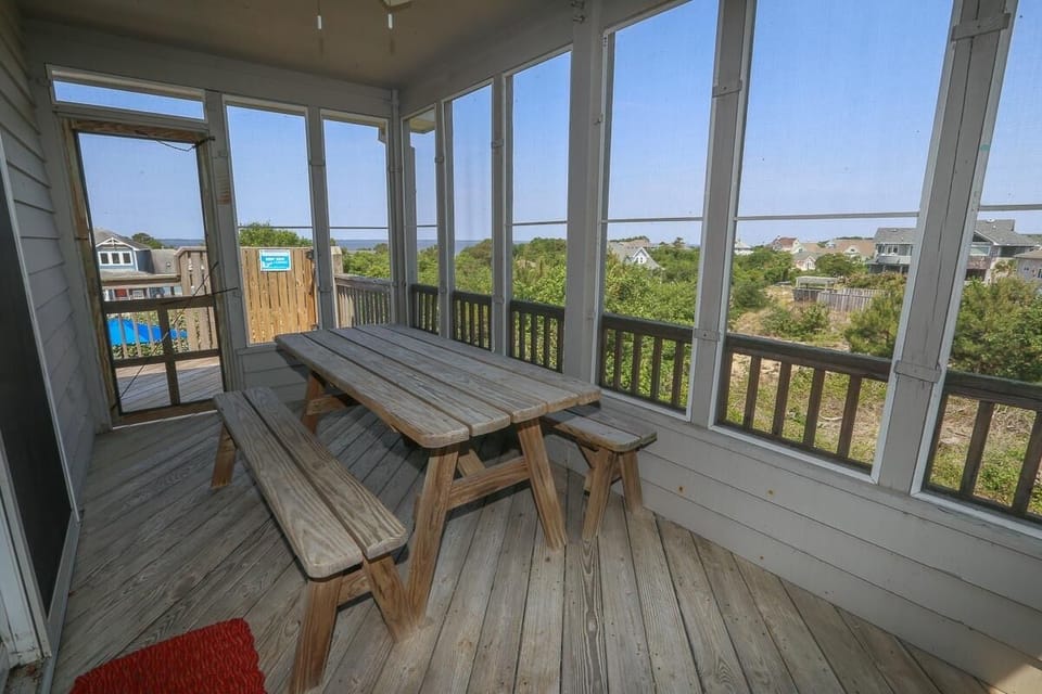 Screened in Porch 2021