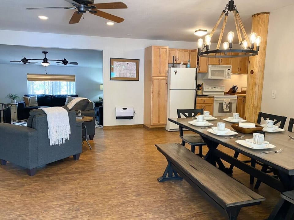 Step inside to the open floorplan
