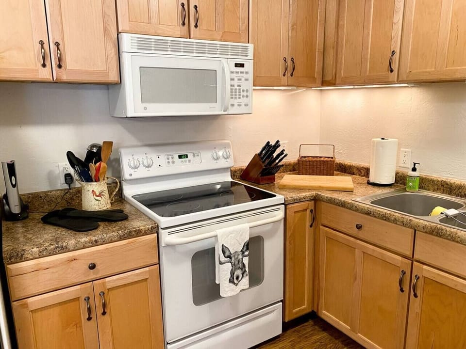 Fully stocked kitchen