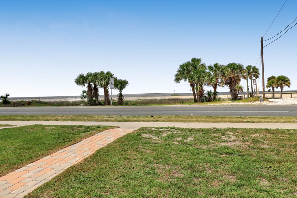 Easy Access to Beach