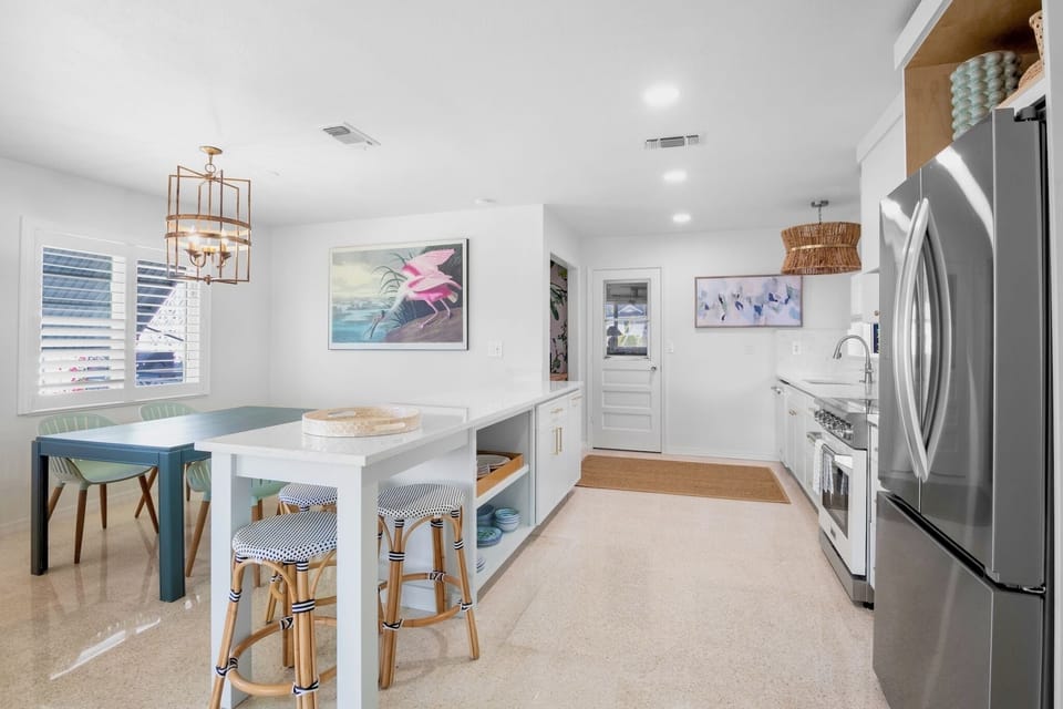 Kitchen - Breakfast Bar