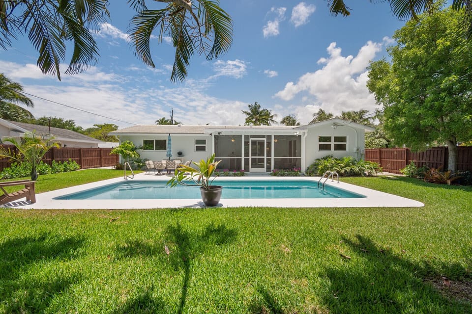 Large open pool with full sun!