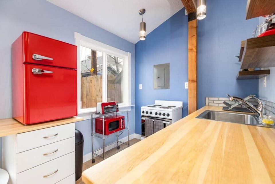 Minimalist kitchen