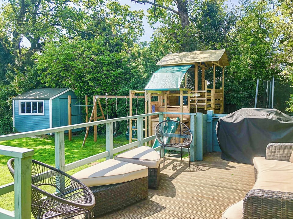 Sitting-out-area | The Palm House, Paignton