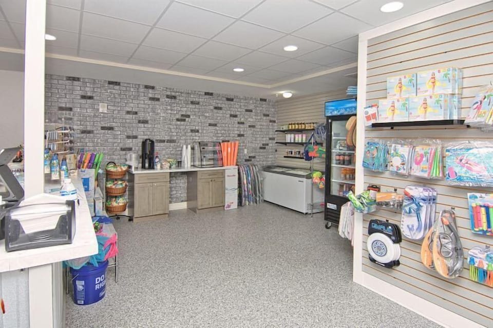 Stocked with beach essentials, cold drinks, tasty snacks, and grab-and-go meals—it’s the perfect stop before heading out or coming back from the sand.
