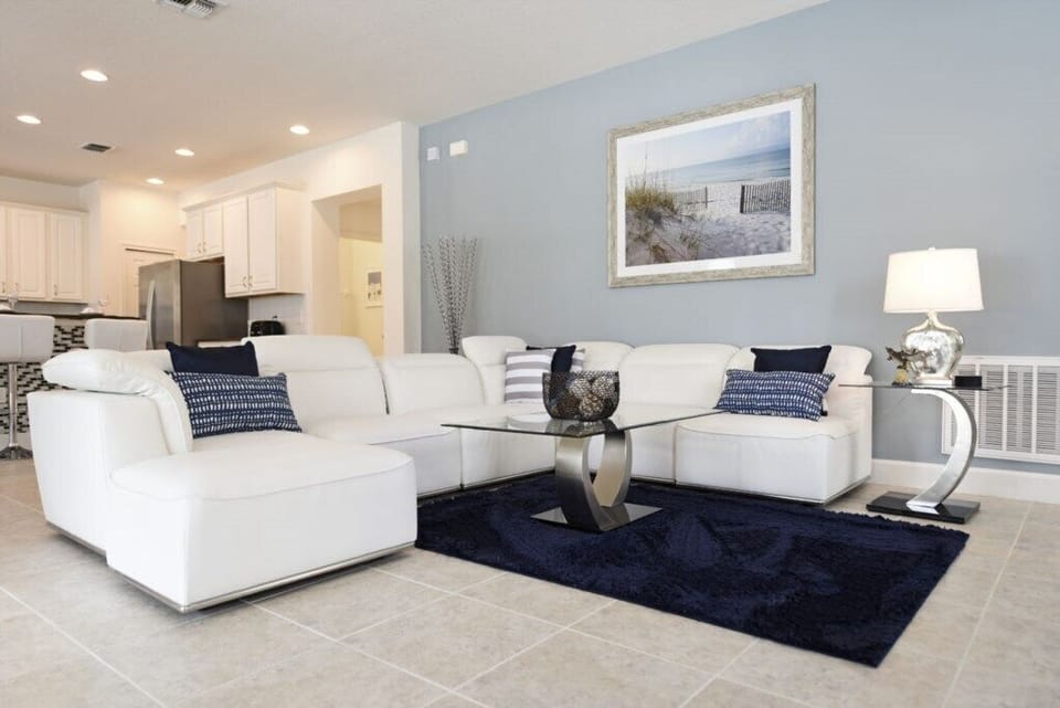 This villa has a total of 6 bedrooms.