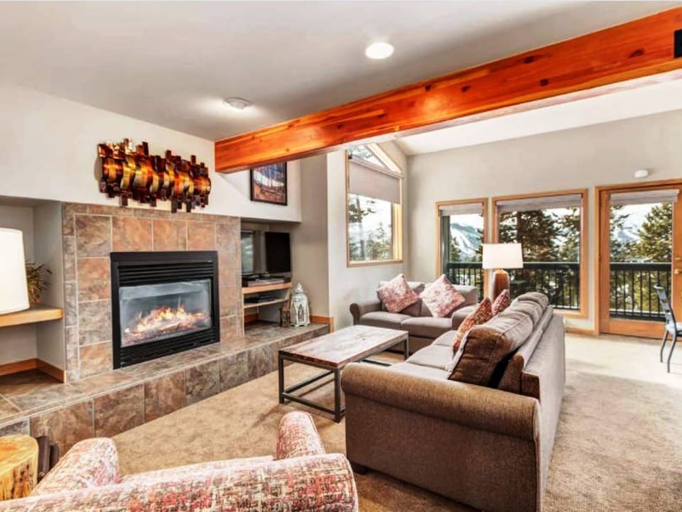 Gas fireplace
