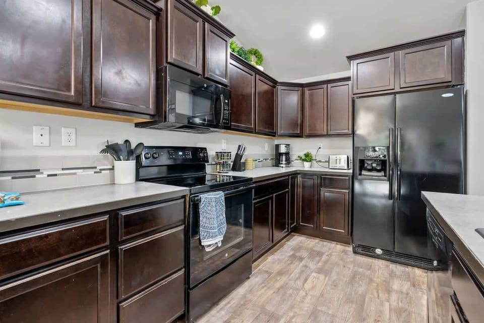 Kitchen and appliances