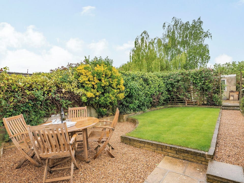 Sitting-out-area | Stonegarth, Snitterby