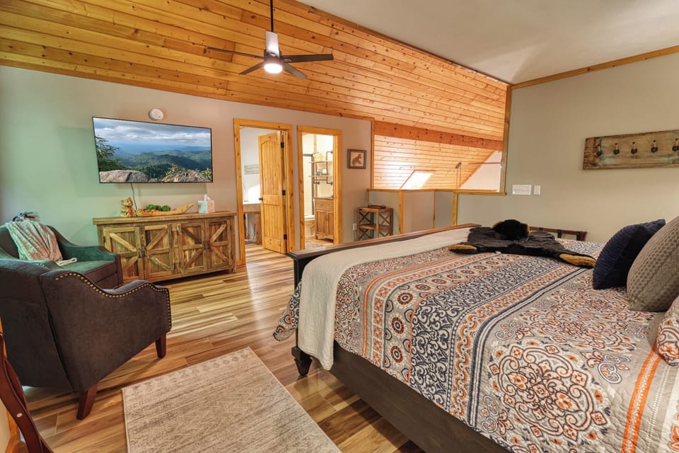 Loft king bedroom #3 with luxury mattress & pillows. En-suite bathroom & FireTV.