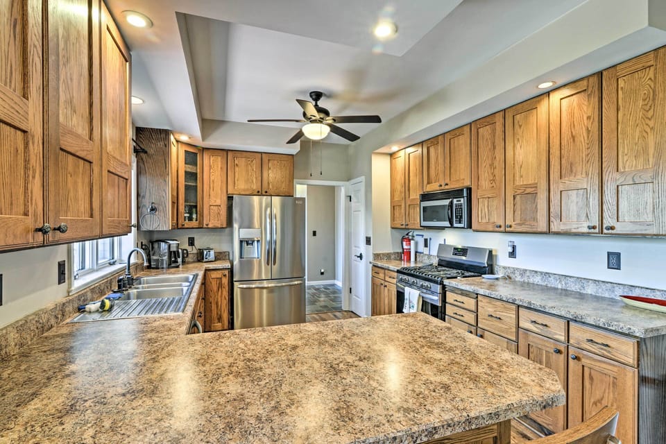 Kitchen | Breakfast Bar