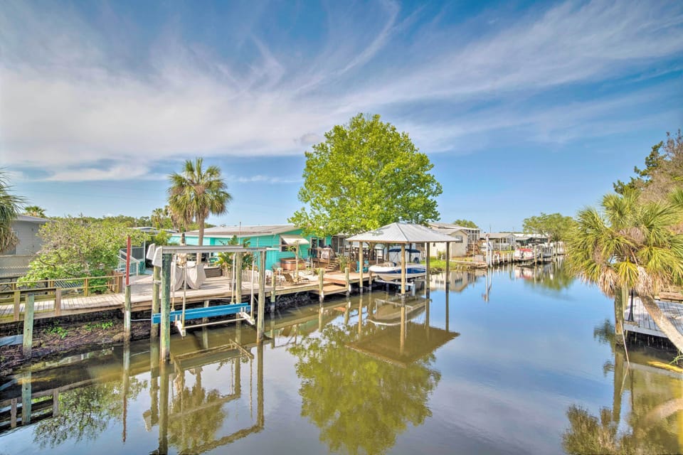 Homosassa River Canal Access | 4 Single Kayaks