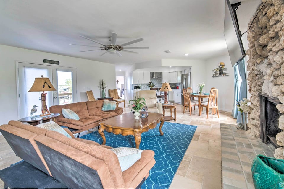Living Room | 2 Futons | Central A/C + Heating