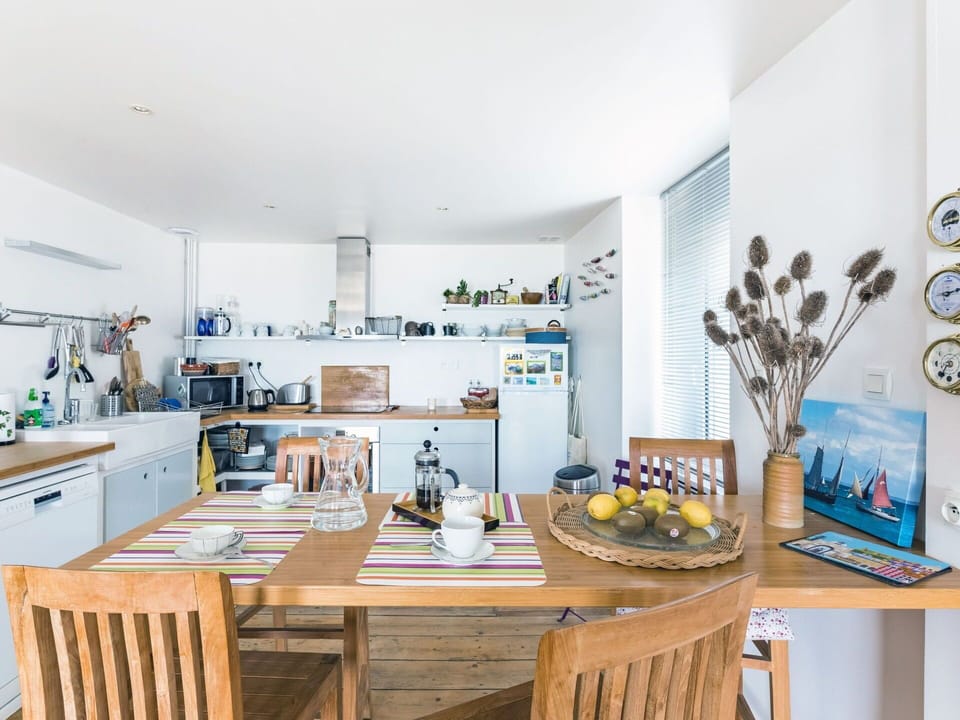 Table, Furniture, Cabinetry, Shelving, Wood, Interior Design, Chair, Living Room, Countertop, Shelf