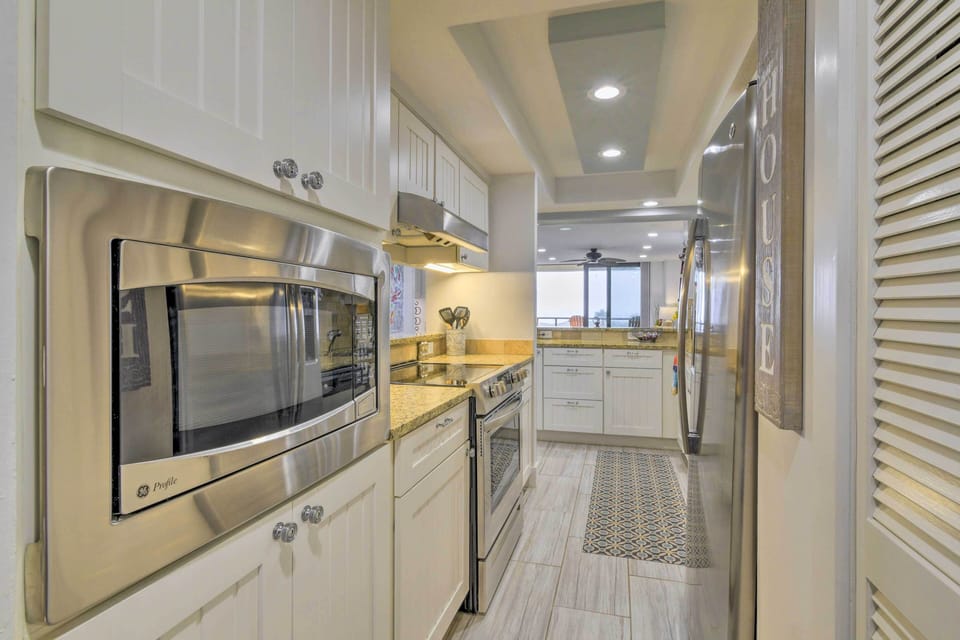 Kitchen | Fully Equipped | Cooking Basics | Dishware & Flatware