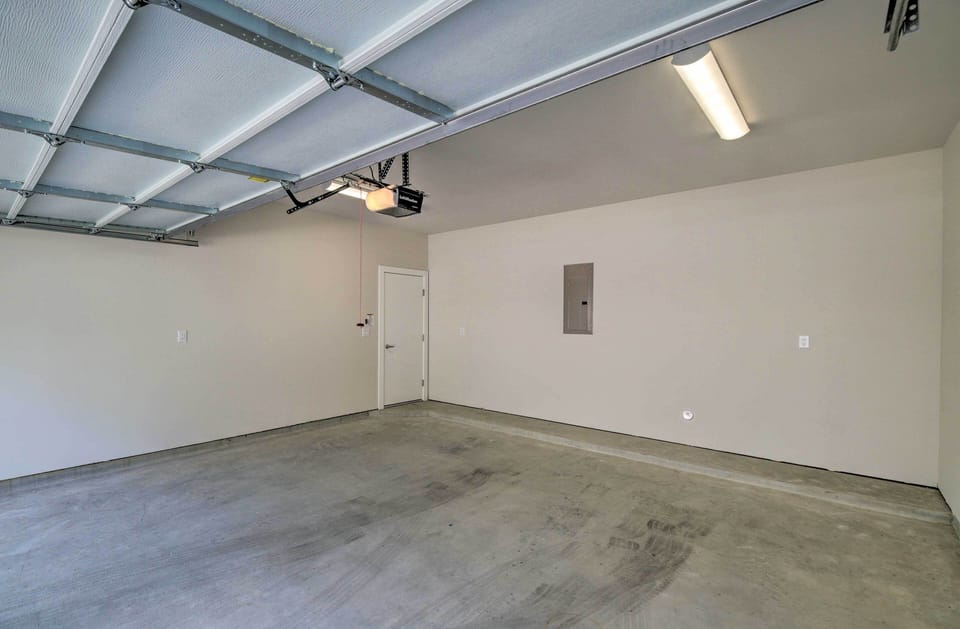 Parking | Garage (2 Vehicles)