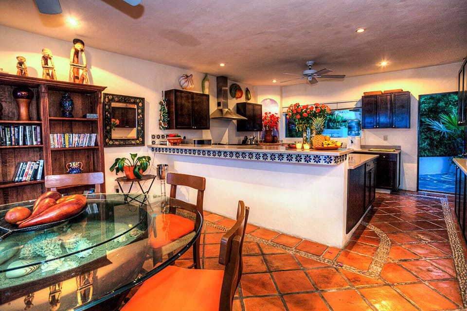 Kitchen / Dining Area