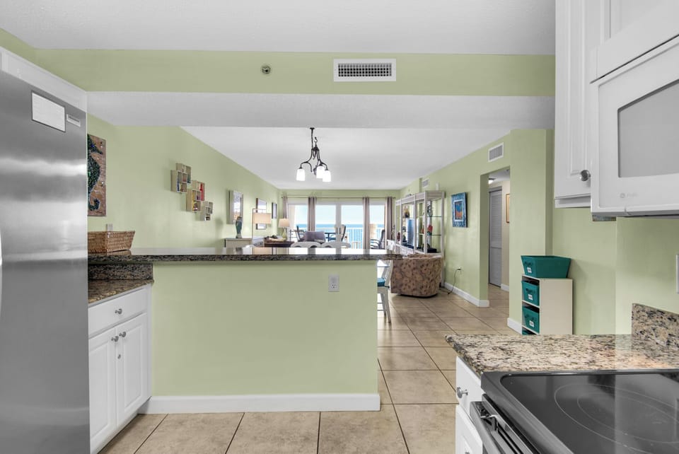 Kitchen to Breakfast Bar