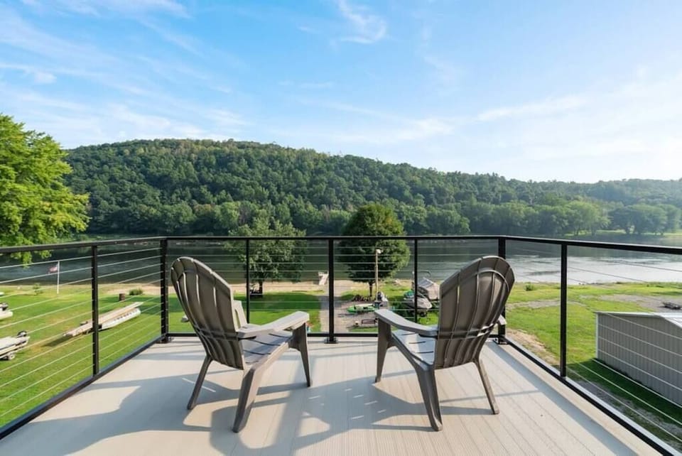 2nd floor deck off of Bedroom 4 (private)