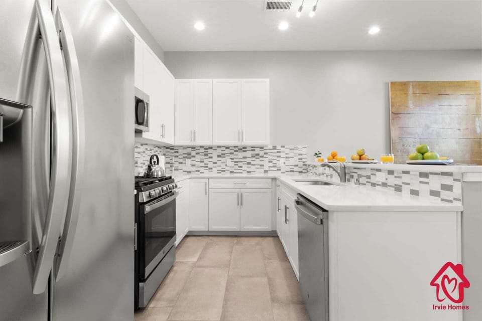 Stunning kitchen fully stocked