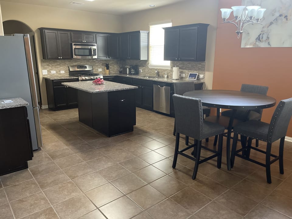 Kitchen and breakfast nook
