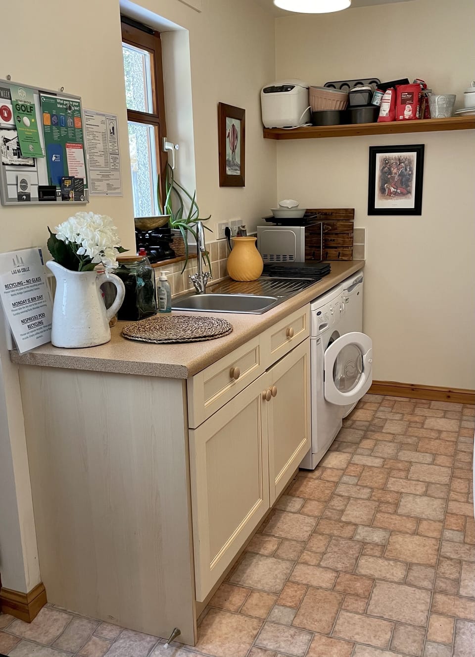 Utility room, back porch