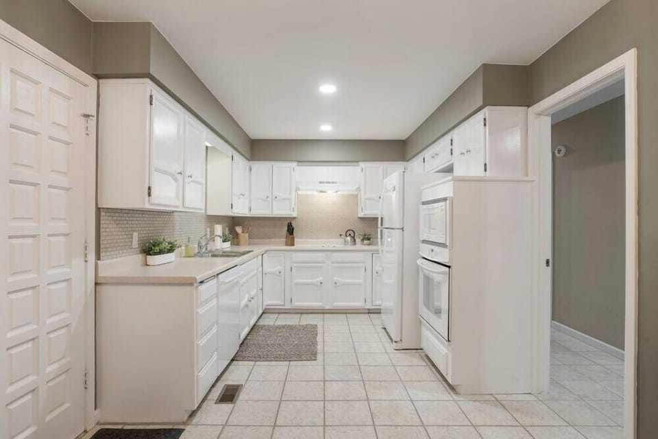 Spacious and clean Kitchen