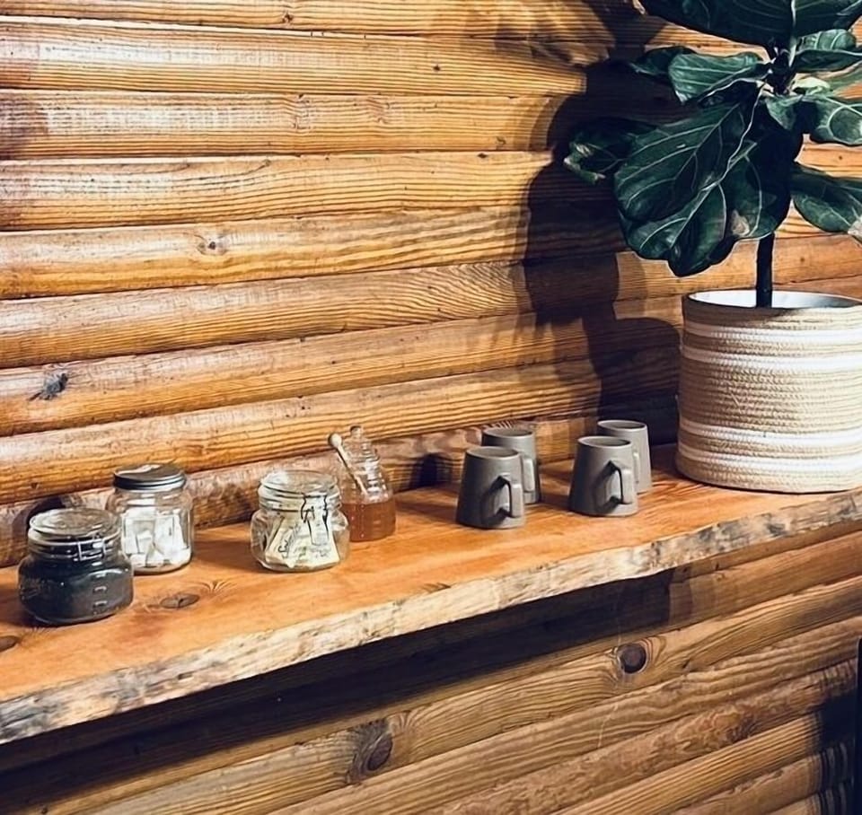 Coffee and tea station 