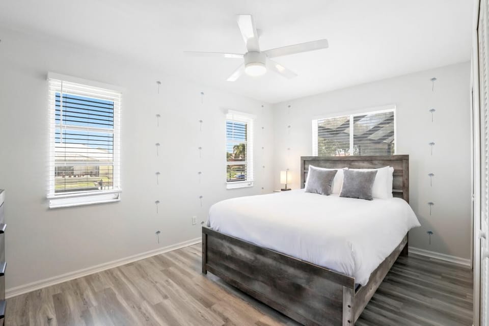Guest Bedroom with Queen Bed