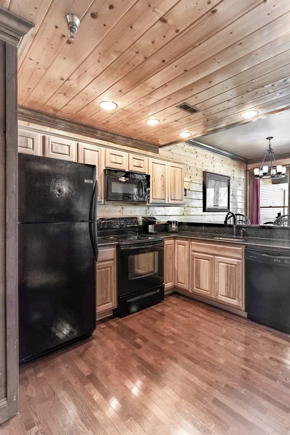 The kitchen has plenty of space for you to keep snacks or to prepare a home-cooked meal!