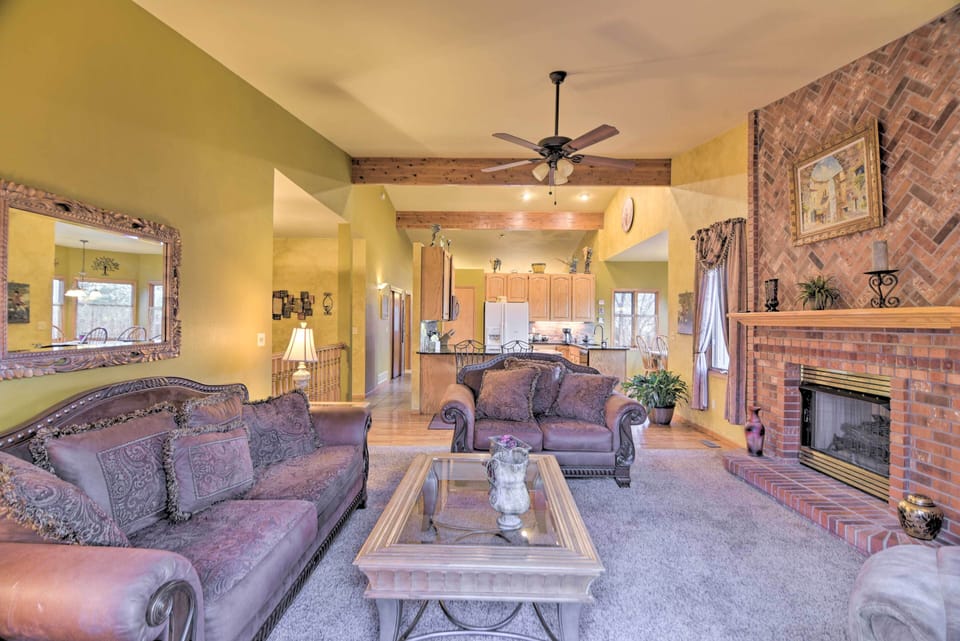 Living Room | Main Level | Gas Fireplace