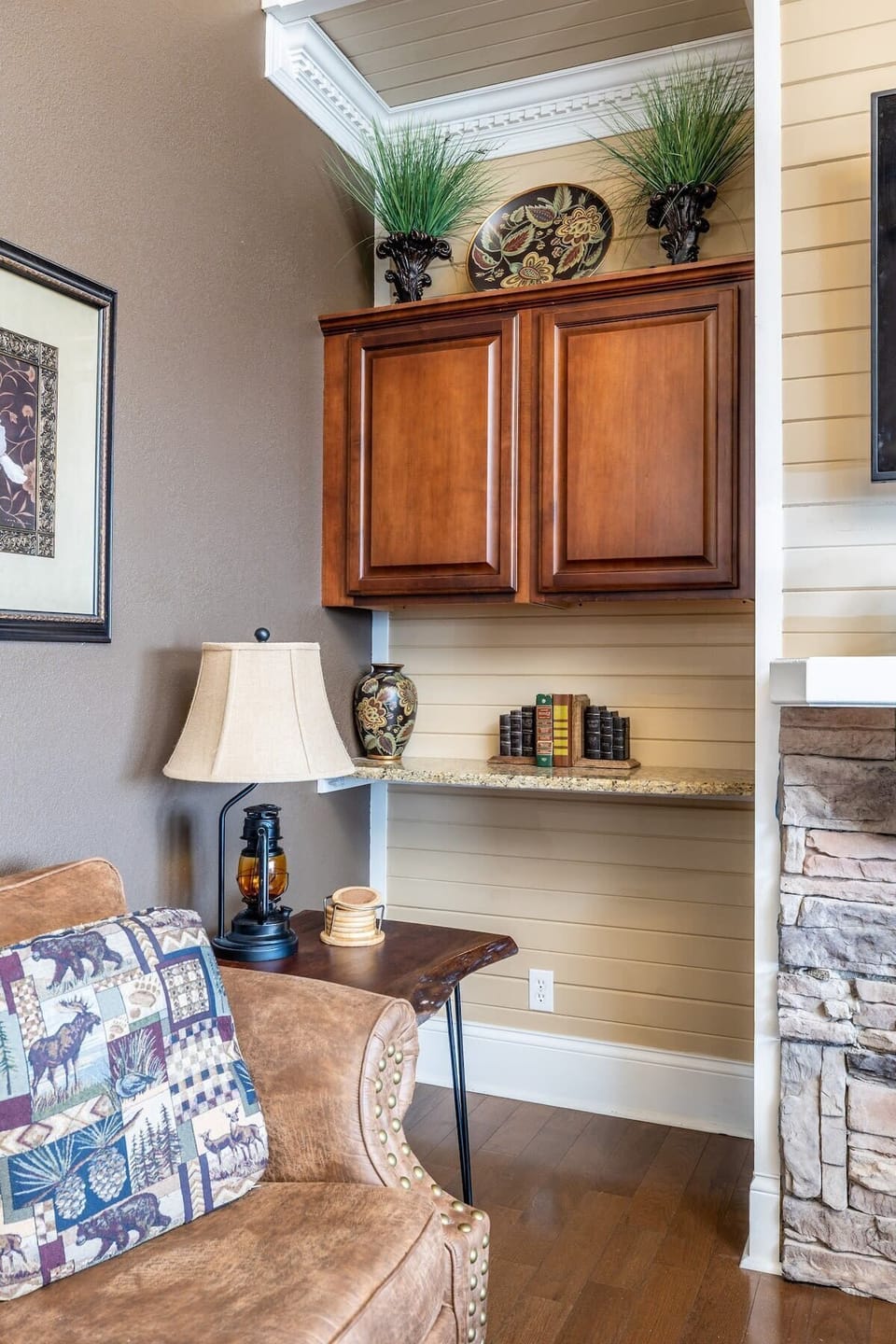 Stylish decor blends rustic charm with modern comfort, perfect for unwinding in style!