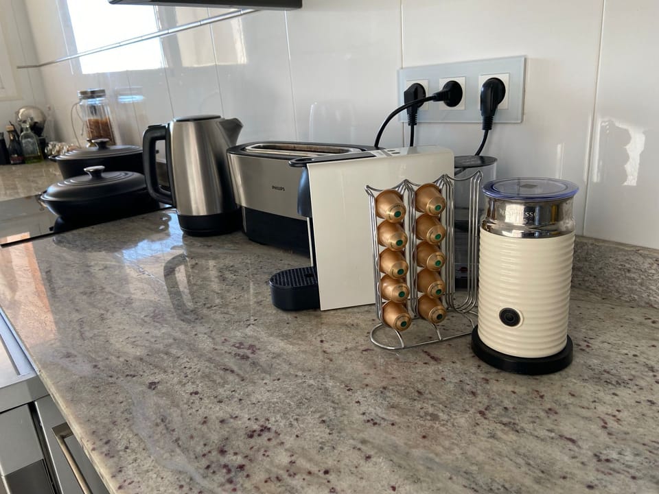 Fully equipped kitchen newly renovated.