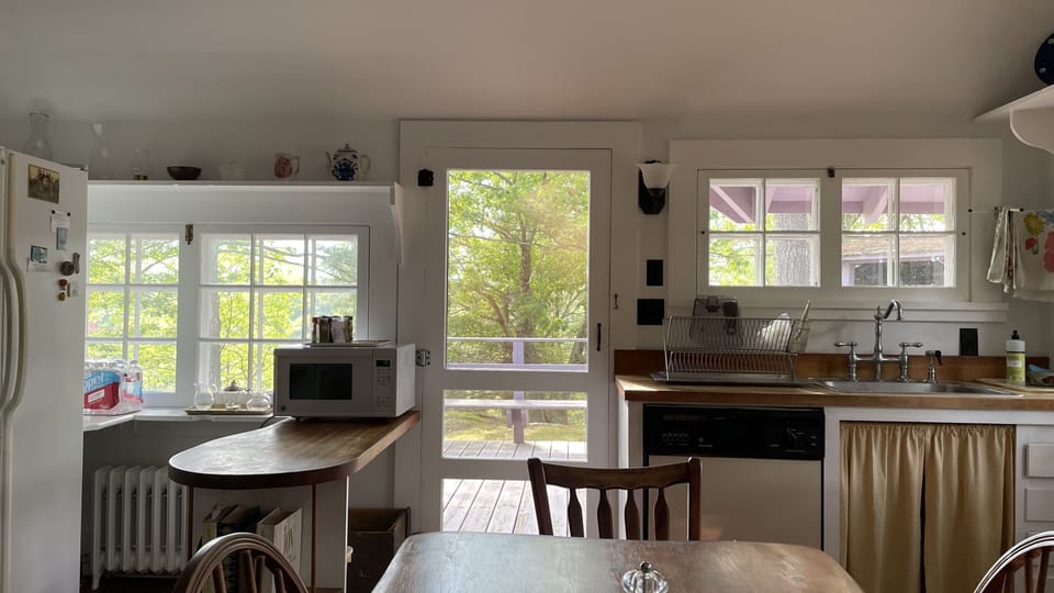 Full kitchen