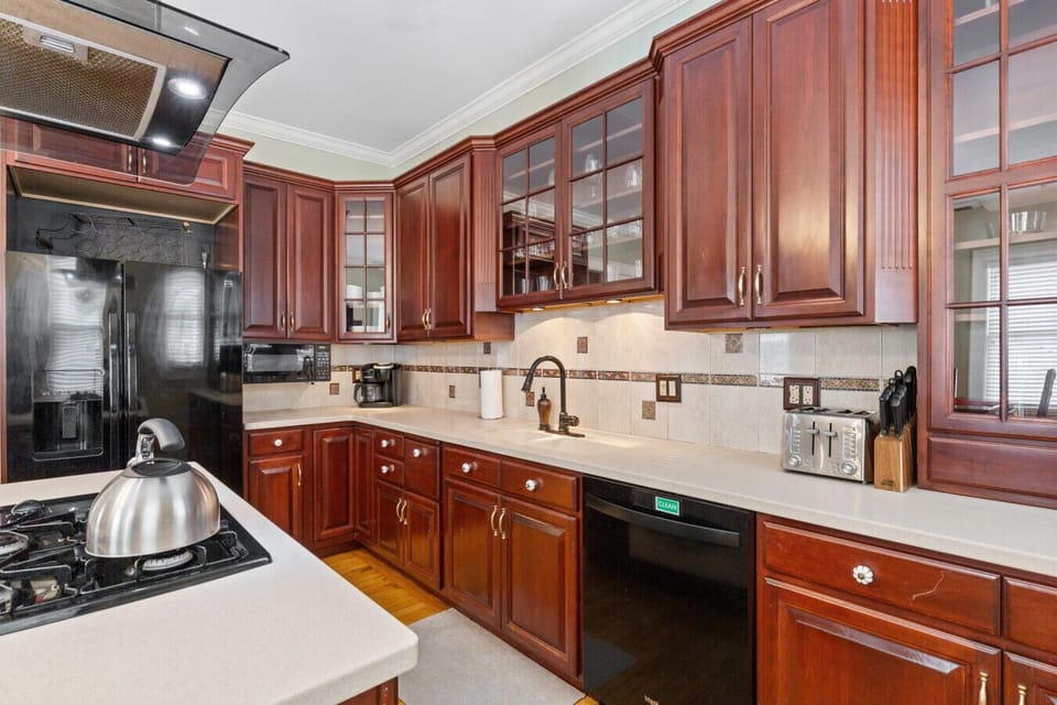 All the kitchen appliances you would need- dishwasher, toaster, coffee maker, microwave and gas range