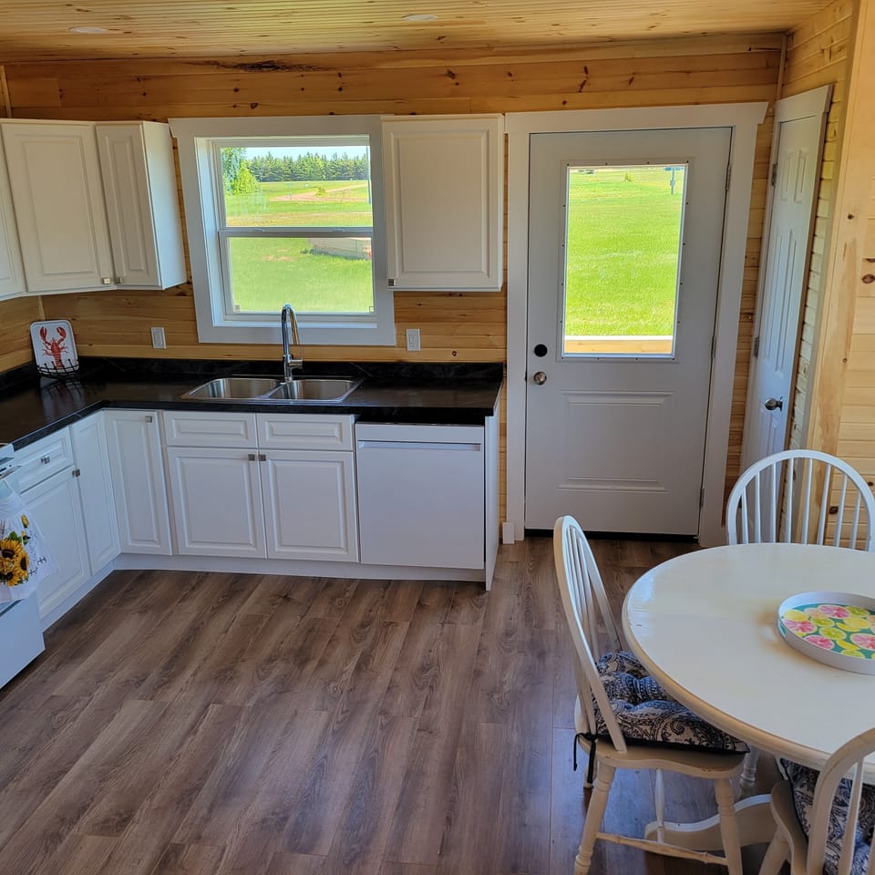 side entrance to kitchen