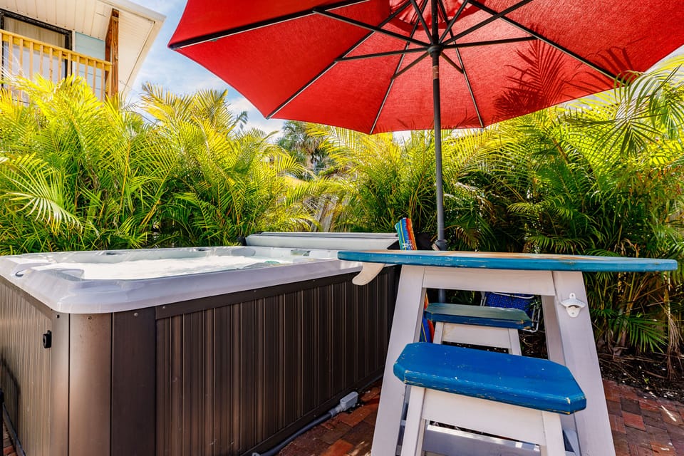 Outdoor spa tub