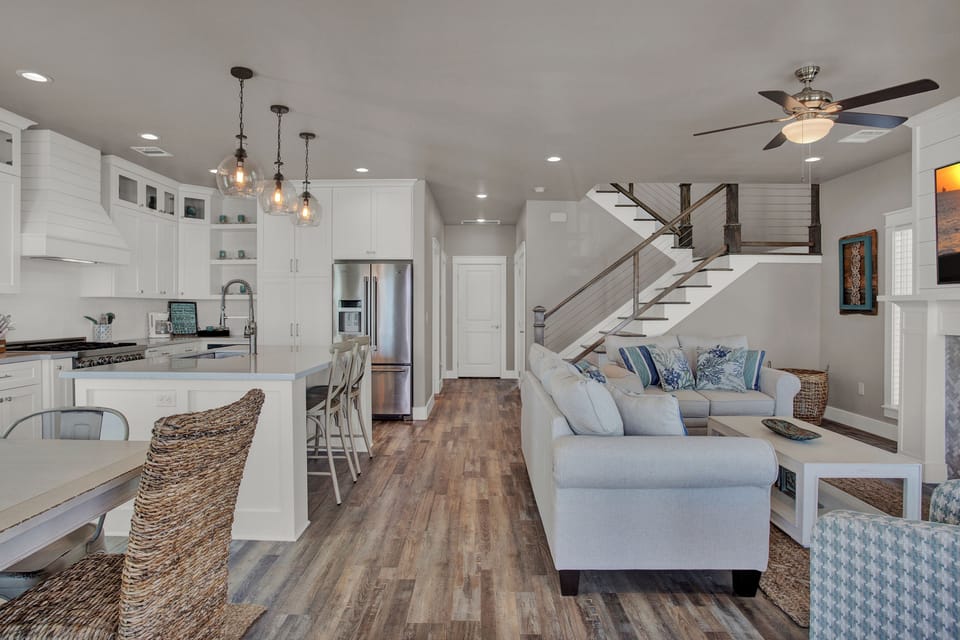 Living Room/Kitchen