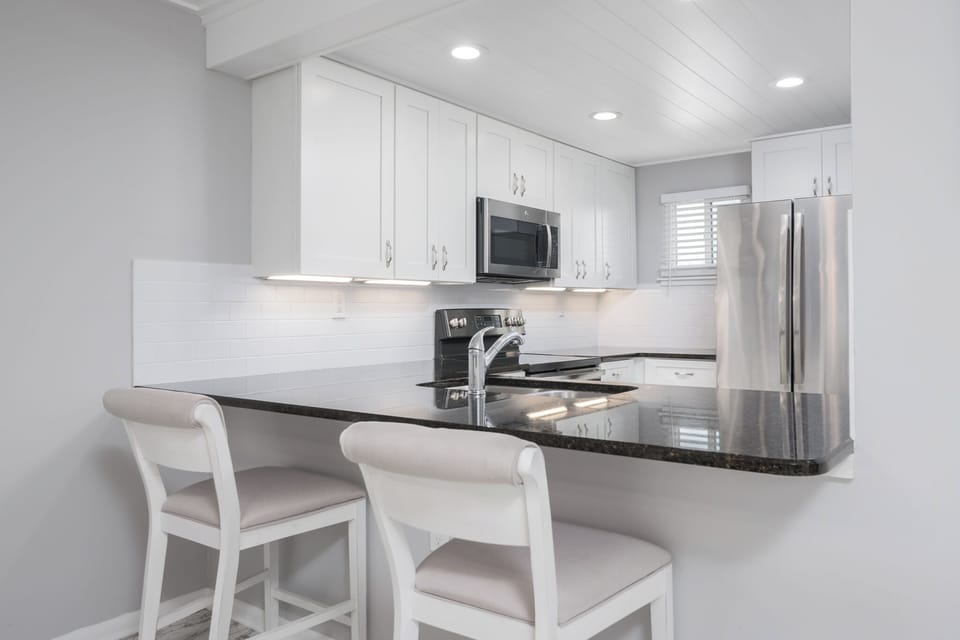 Breakfast Bar - Seating for 2