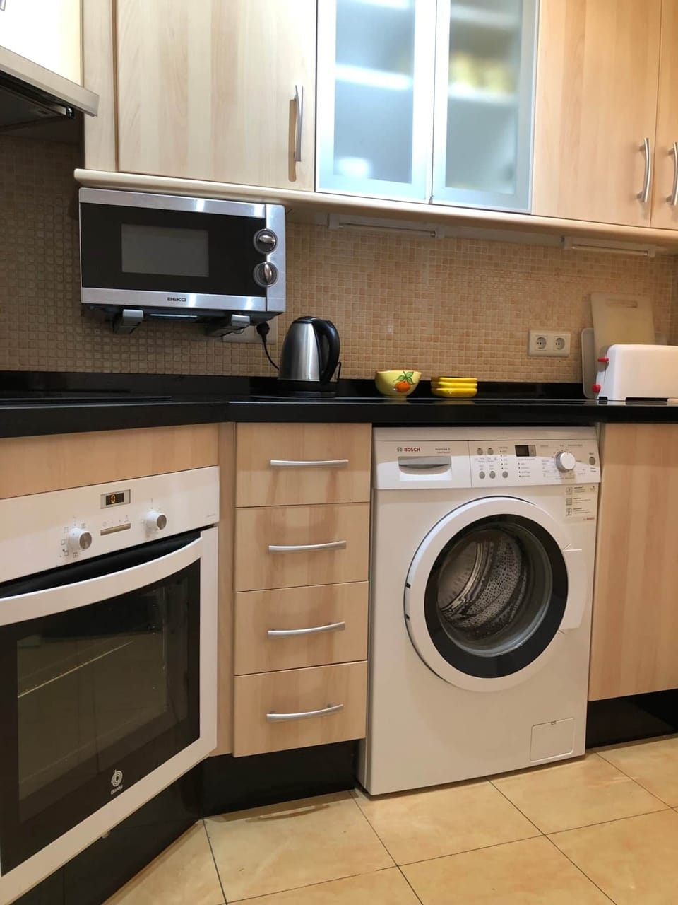 Miami kitchen washingmachine and owen- Gotonerja