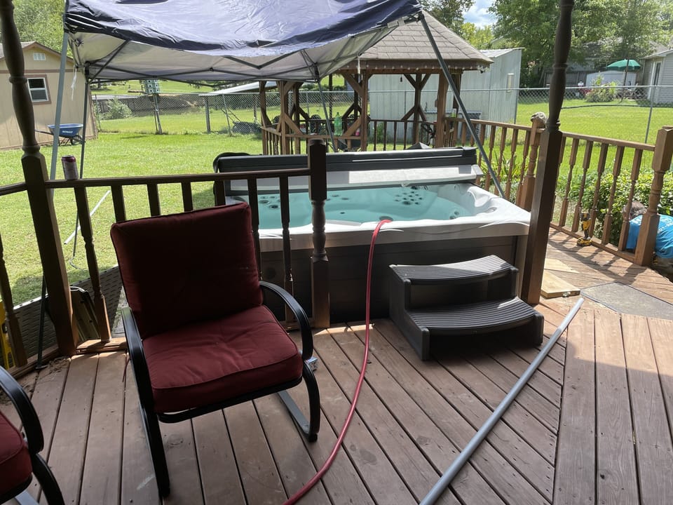 Outdoor spa tub