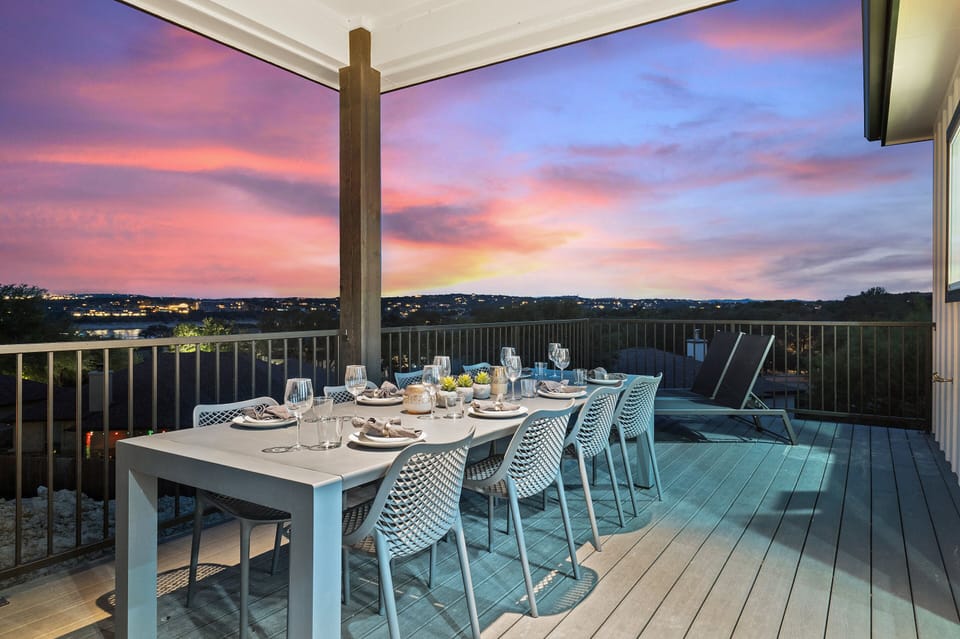 Welcome to Las Terrazas!  Dining al fresco means gorgeous sunsets and lake views