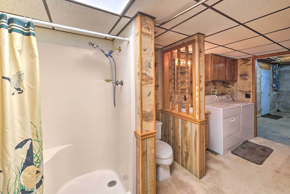 Bedroom 5 (w/ Full Bathroom)