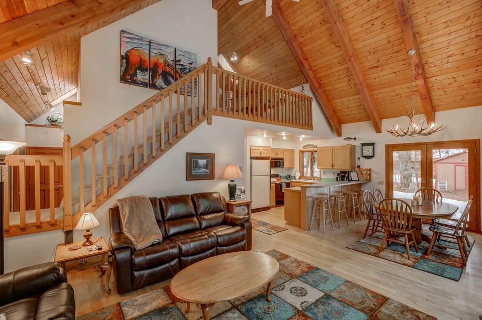 Cozy living room - a classic McCall cabin