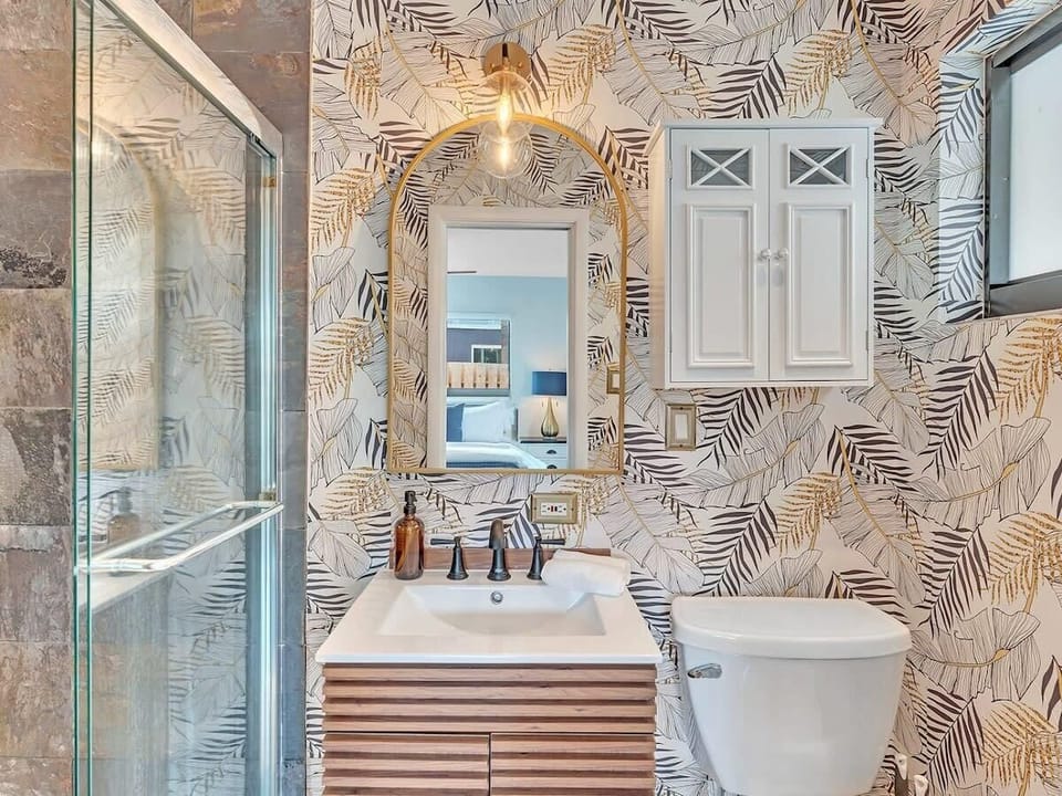 On-suite bath