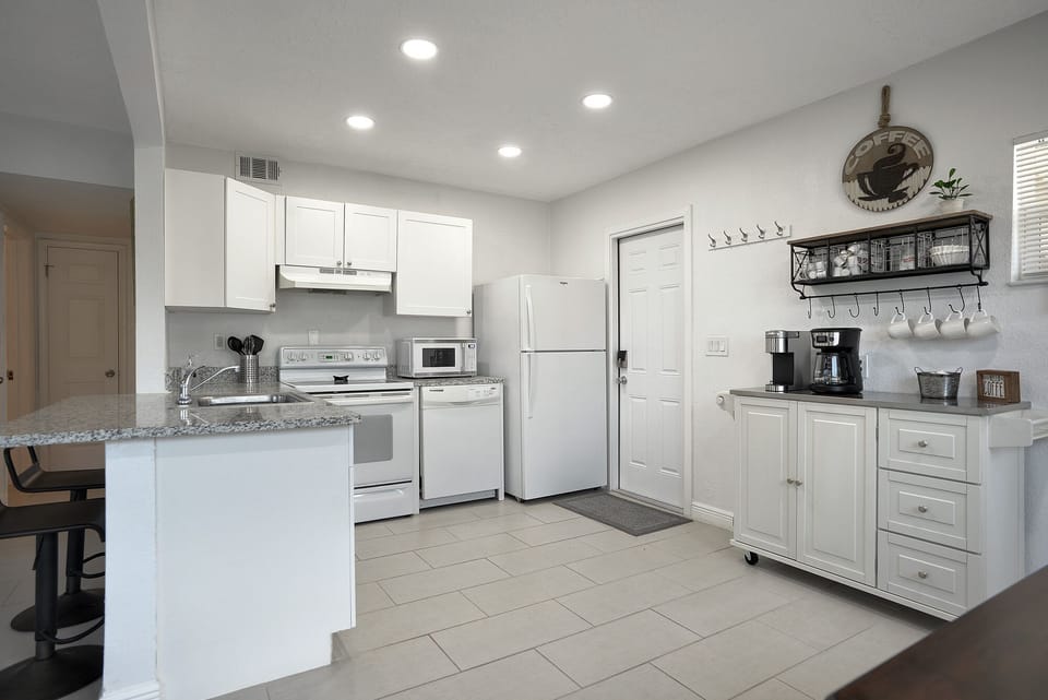 Spacious kitchen with full size appliances.