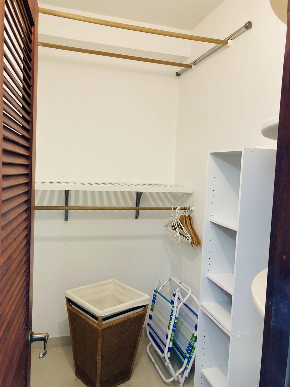 King bedroom Walk in - Closet and Safe. 