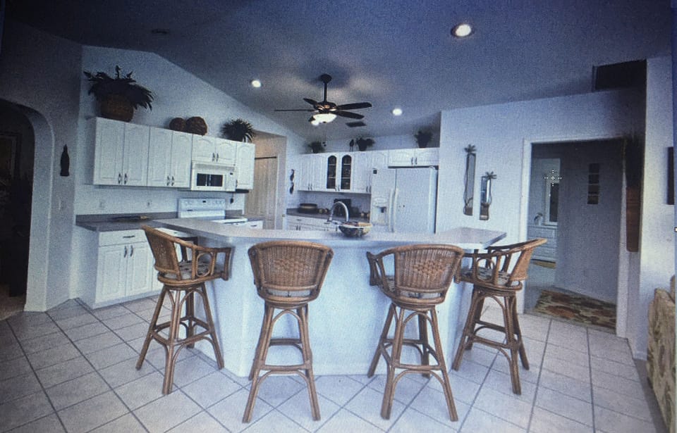 large Kitchen Large Island seats 4-6 