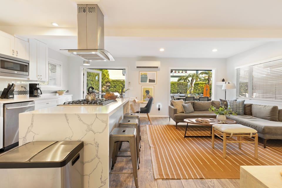 Beautiful white and marble finishes.
